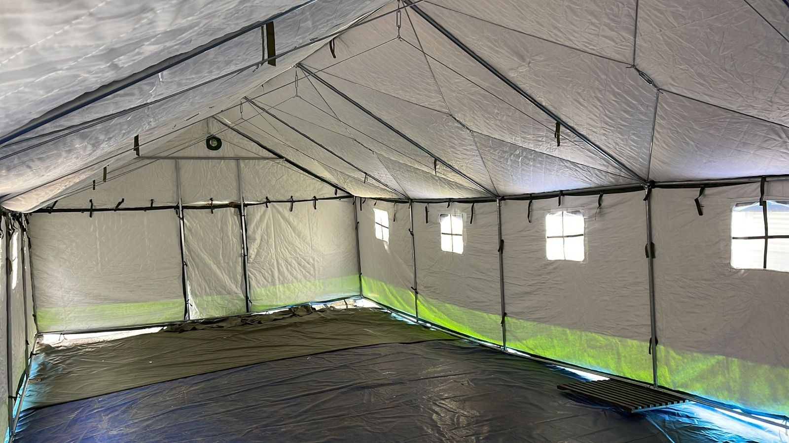 Палатка Каркасная утепленная зеленого цвета 3х4